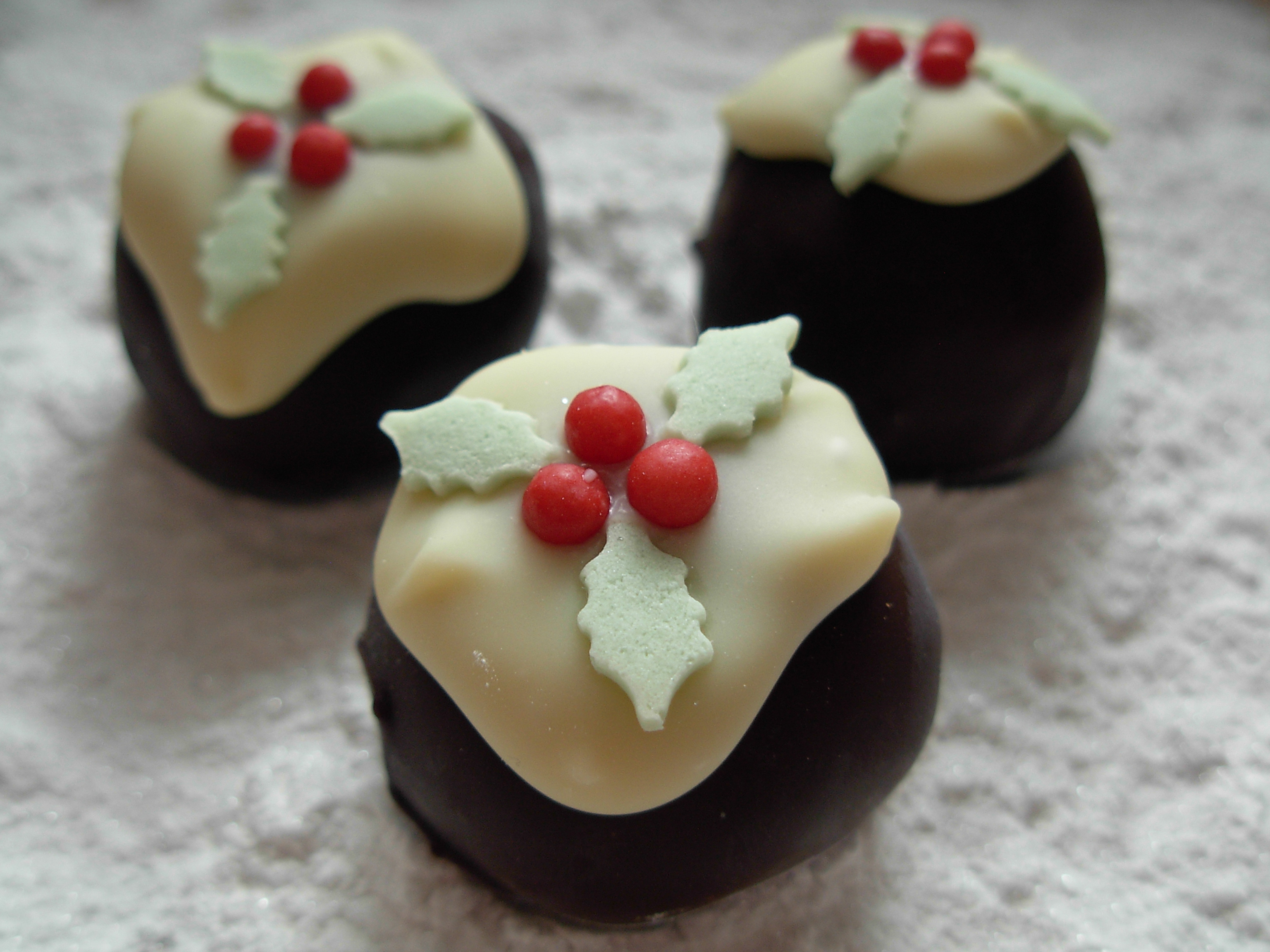 Christmas Pudding Truffles - Vohn’s Vittles