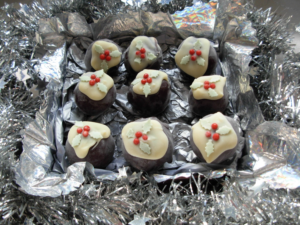 Christmas Pudding Truffles - Vohn’s Vittles