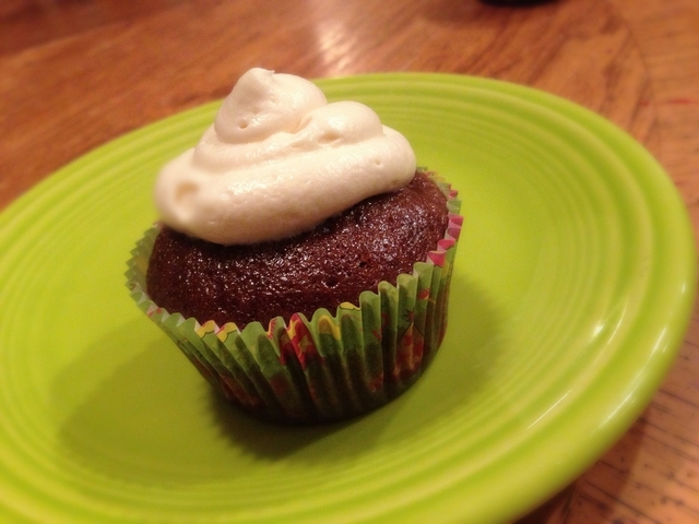 chocolate peanut butter cupcakes